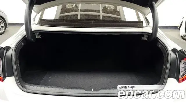 Hyundai Sonata Hybrid 2019 — Şəkil 14/32