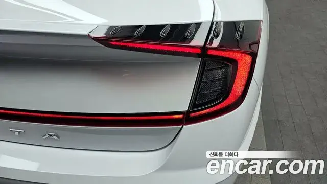 Hyundai Sonata Hybrid 2019 — Şəkil 25/32