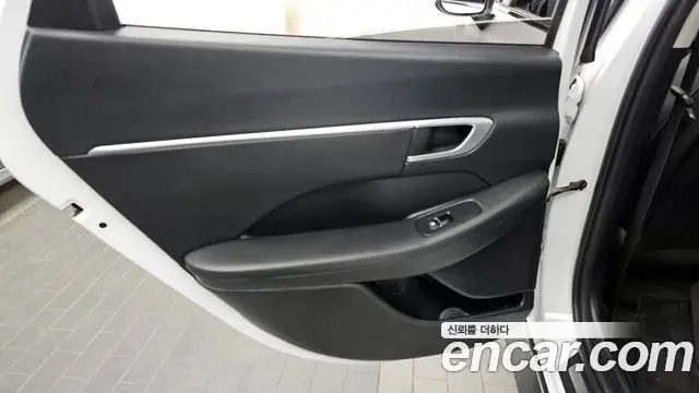 Hyundai Sonata Hybrid 2019 — Şəkil 16/32