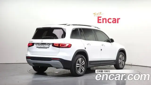 Mercedes-Benz GLB-Class 2021 — Şəkil 1/20
