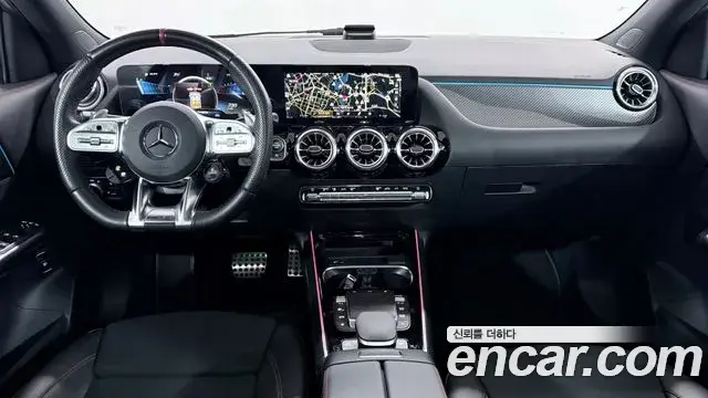 Mercedes-Benz GLA-Class 2023 — Photo 2/20