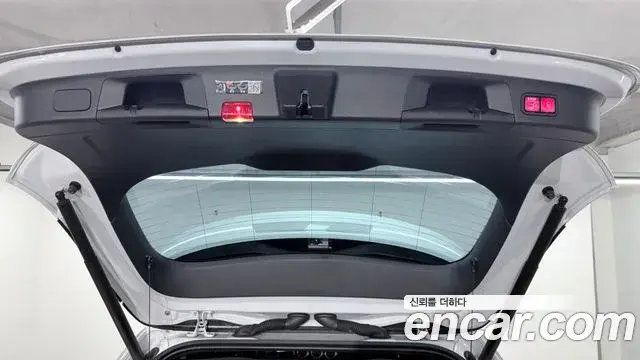 Mercedes-Benz GLA-Class 2023 — Photo 3/20