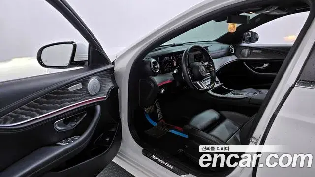 Mercedes-Benz E-Class 2020 — Фото 10/20