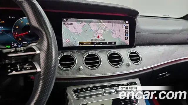Mercedes-Benz E-Class 2020 — Фото 12/20
