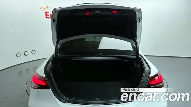 Mercedes-Benz E-Class 2020 — Фото 17/20