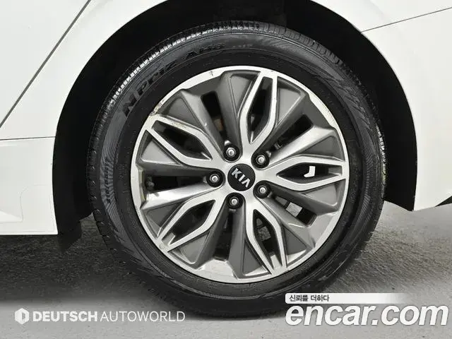 Kia K5 2021 — Photo 1/20