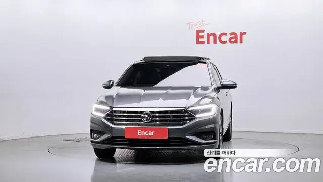 Volkswagen Jetta 2021 — ფოტო 14/34