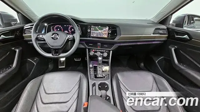 Volkswagen Jetta 2021 — ფოტო 17/34