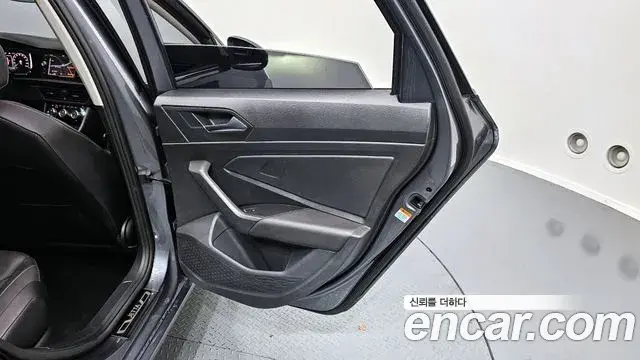 Volkswagen Jetta 2021 — ფოტო 15/34