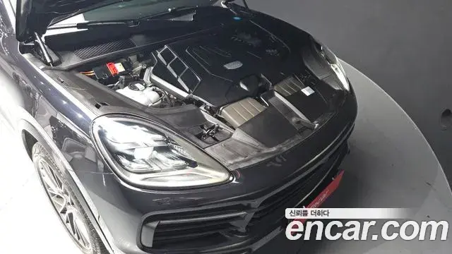 Porsche Cayenne 2020 — Şəkil 27/41