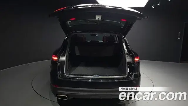 Porsche Cayenne 2020 — Şəkil 13/41