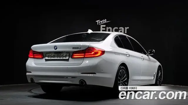 BMW 5 Series 2019 — Şəkil 6/20