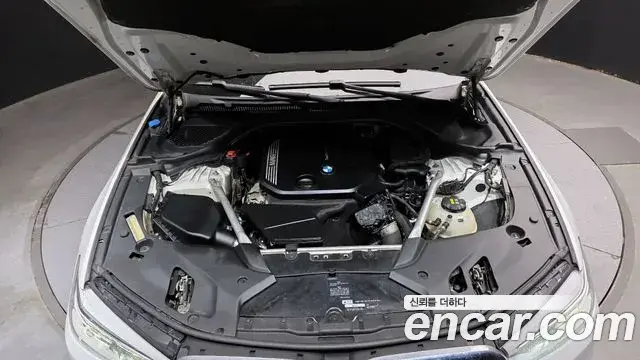 BMW 5 Series 2019 — Şəkil 13/20