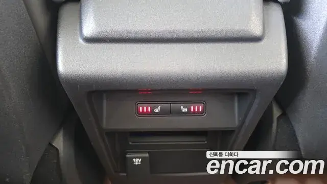 Land Rover Discovery Sport 2018 — Şəkil 19/32