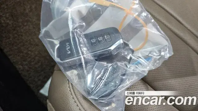 Kia K8 2021 — Photo 10/20