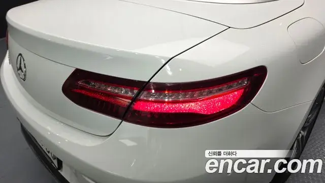 Mercedes-Benz E-Class 2018 — Şəkil 17/36