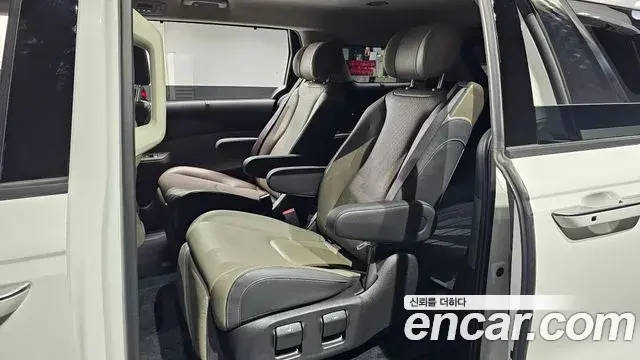 Kia Carnival 2024 — Şəkil 14/20