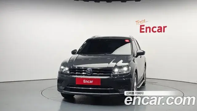 Volkswagen Tiguan 2018 — Şəkil 13/33