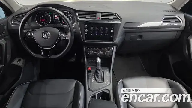 Volkswagen Tiguan 2018 — Şəkil 15/33