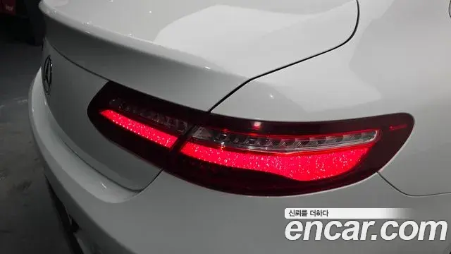 Mercedes-Benz E-Class 2019 — Şəkil 23/31