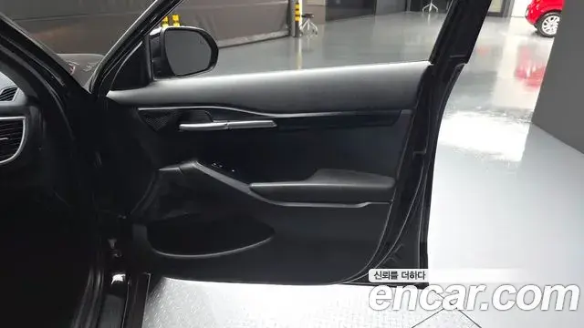 Kia Seltos 2020 — ფოტო 10/32