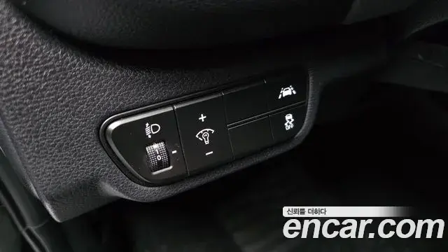Kia Seltos 2020 — ფოტო 29/32