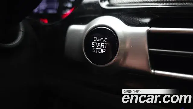 Kia Seltos 2020 — ფოტო 24/32