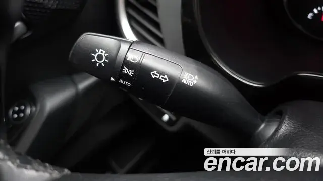 Kia Seltos 2020 — ფოტო 2/32