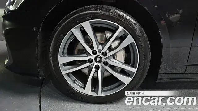 Audi A6 2021 — Photo 18/35