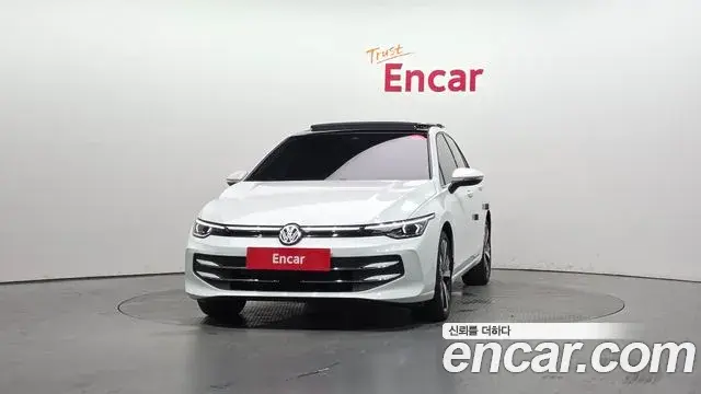 Volkswagen Golf 2025 — ფოტო 22/32