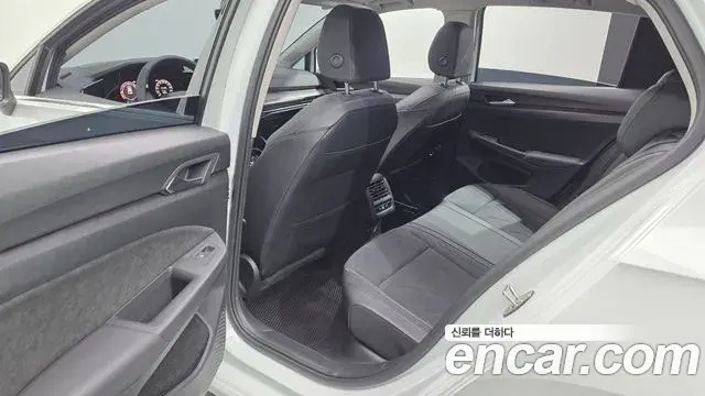Volkswagen Golf 2025 — ფოტო 15/32