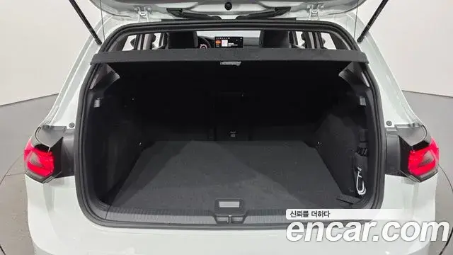 Volkswagen Golf 2025 — ფოტო 25/32