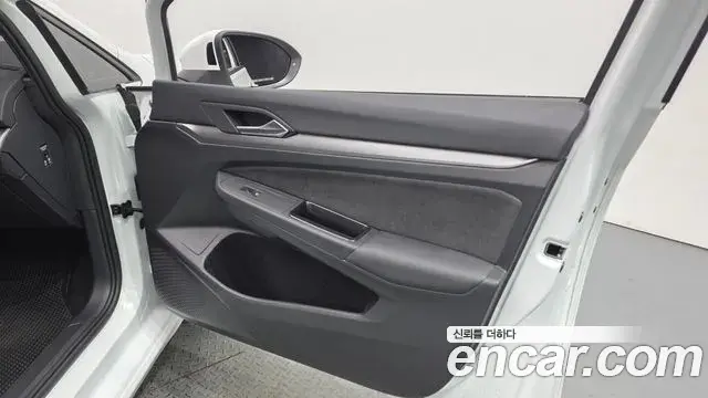 Volkswagen Golf 2025 — ფოტო 31/32
