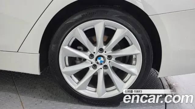 BMW 4 Series 2019 — Photo 14/35