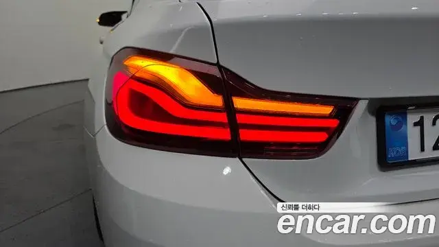 BMW 4 Series 2019 — Photo 28/35