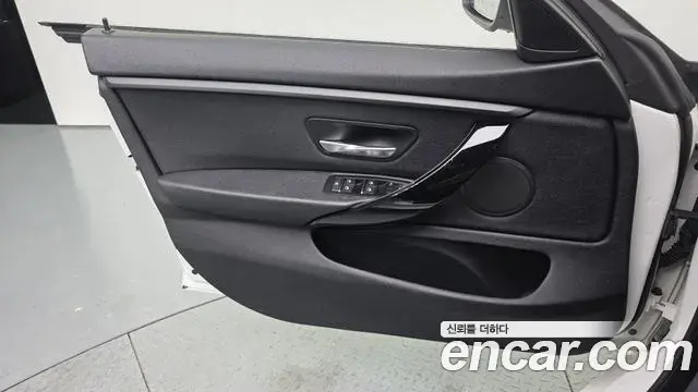 BMW 4 Series 2019 — Photo 34/35