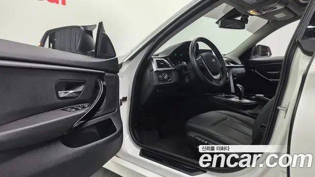 BMW 4 Series 2019 — Photo 3/35