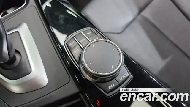 BMW 4 Series 2019 — Photo 22/35