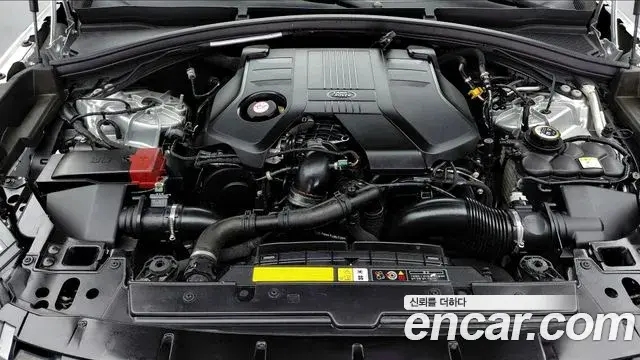 Land Rover Range Rover Velar 2019 — ფოტო 3/20