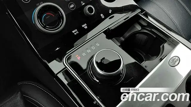 Land Rover Range Rover Velar 2019 — ფოტო 1/20