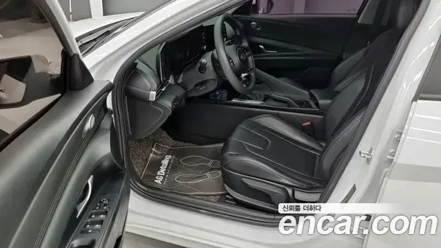 Hyundai The New Avante Hybrid 2022 — ფოტო 14/18