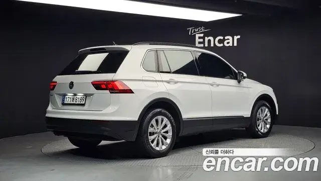 Volkswagen Tiguan 2018 — Şəkil 20/20