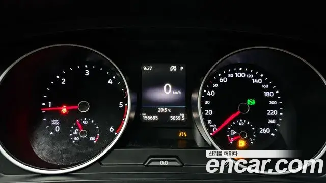 Volkswagen Tiguan 2018 — Şəkil 16/20