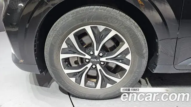 Kia Carnival 2022 — Фото 5/20