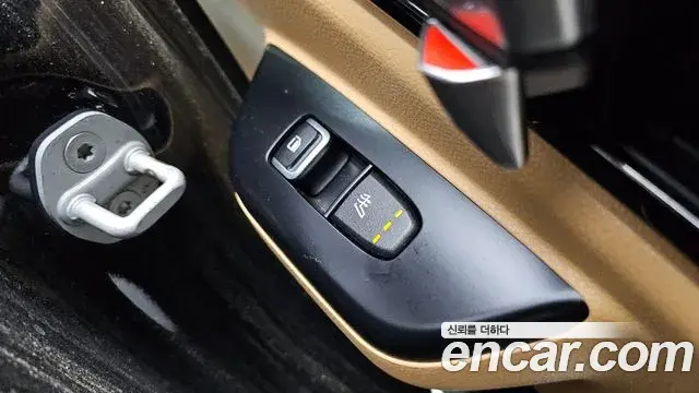 Kia Carnival 2022 — Фото 19/20
