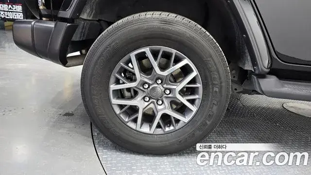 Jeep Wrangler 2021 — Şəkil 7/34