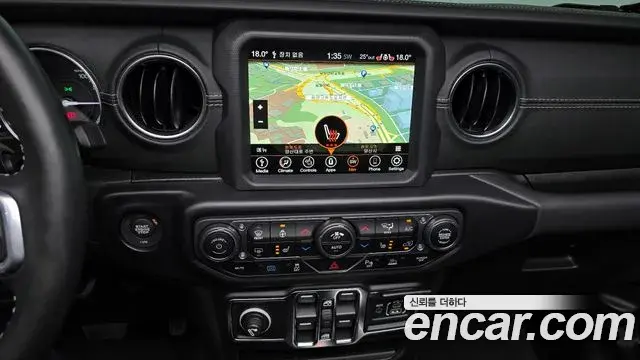 Jeep Wrangler 2021 — Şəkil 13/34