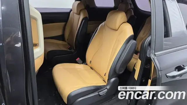 Kia Carnival 2023 — Фото 11/20
