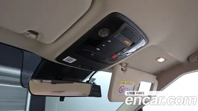 Kia Carnival 2023 — Фото 17/20