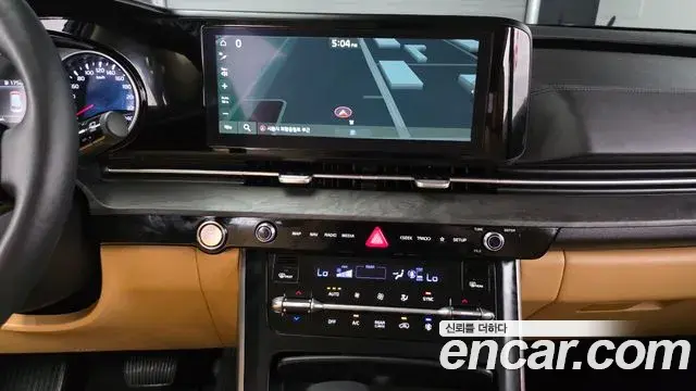 Kia Carnival 2023 — Фото 18/20